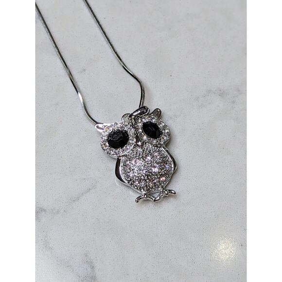Large Owl Necklace White Gold Plated Pendant with Crystals - Picture 6 of 9